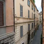 Campo De Fiori Lovely Apartment